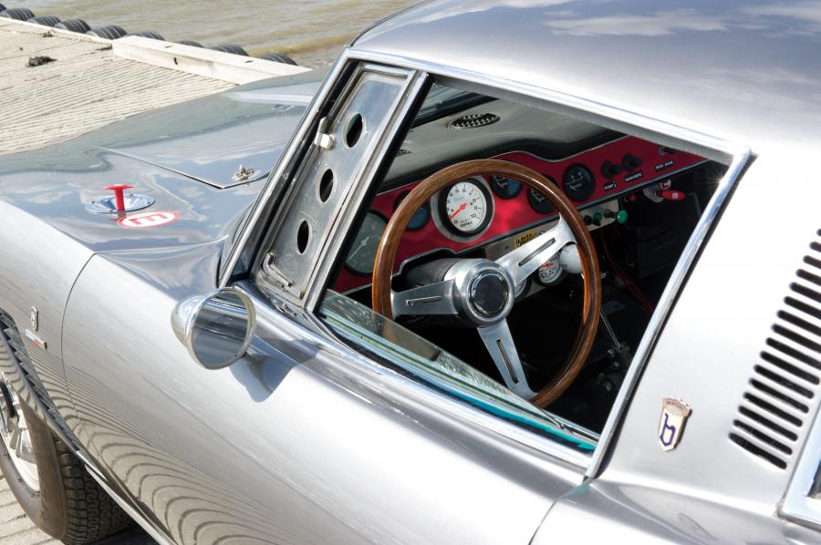 Детали экстерьера Iso Grifo (Series I) 1966 года  (фото 5 из 15)